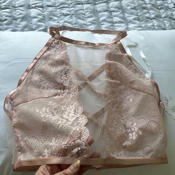 iHeartRaves Tops - Lace Top